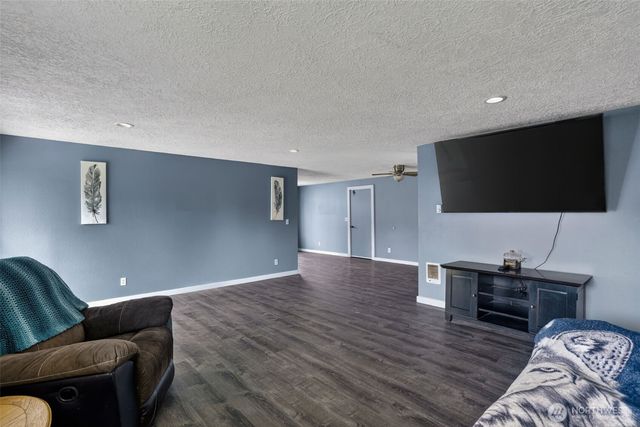 3815 Cherrywood Street, Longview, WA 98632