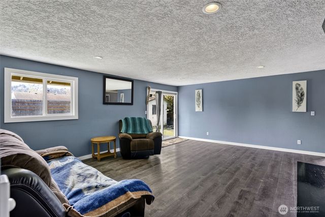 3815 Cherrywood Street, Longview, WA 98632