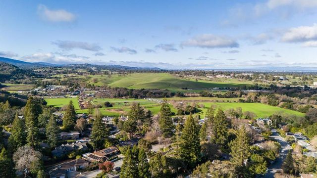 670 La Mesa Drive, Portola Valley, CA 94028