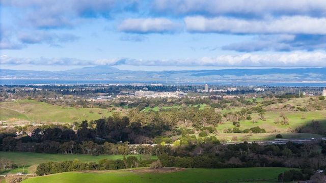 670 La Mesa Drive, Portola Valley, CA 94028