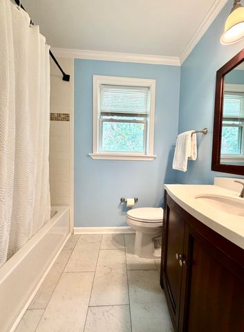 216 Runnymede Lane, Summerville, SC 29485