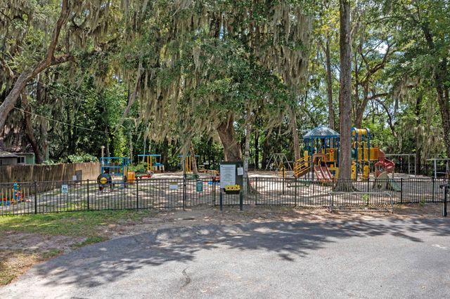 216 Runnymede Lane, Summerville, SC 29485