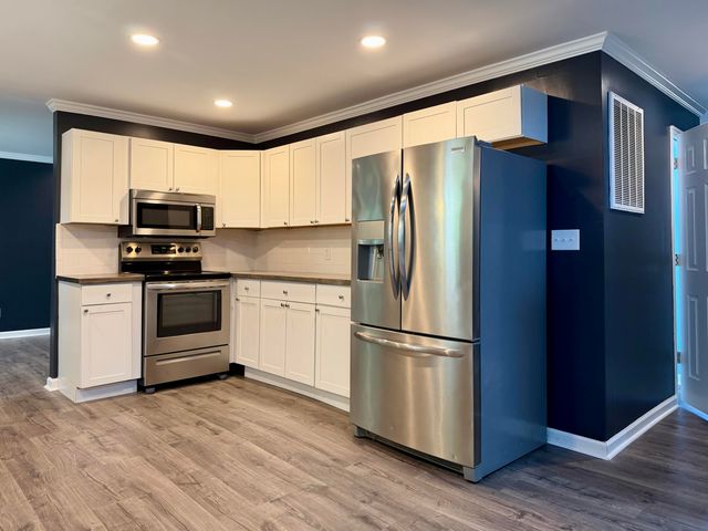 216 Runnymede Lane, Summerville, SC 29485