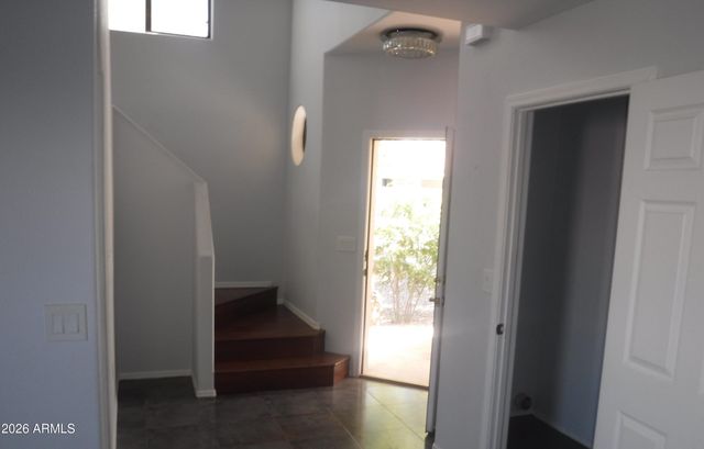 1072 E SUNBURST Lane, Tempe, AZ 85284