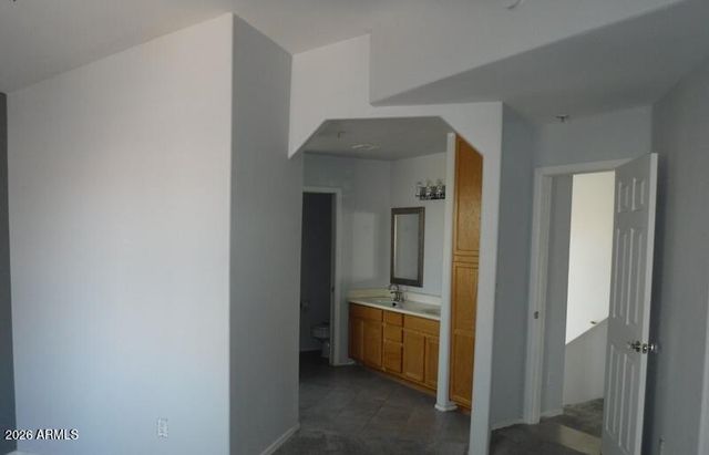 1072 E SUNBURST Lane, Tempe, AZ 85284