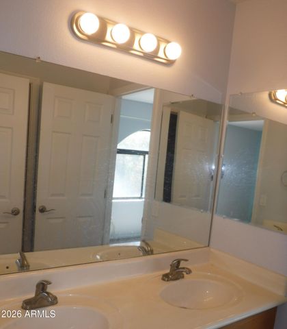 1072 E SUNBURST Lane, Tempe, AZ 85284