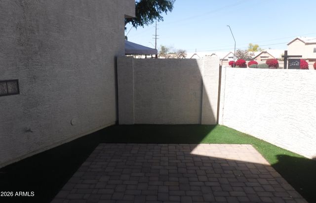 1072 E SUNBURST Lane, Tempe, AZ 85284