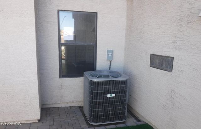 1072 E SUNBURST Lane, Tempe, AZ 85284