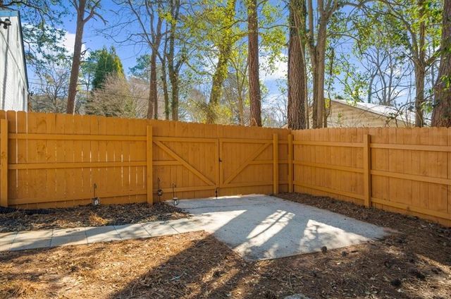 2149 Stockbridge SE Drive, Atlanta, GA 30316