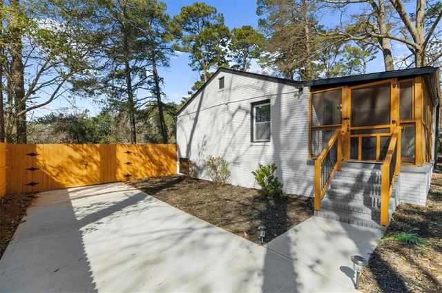 2149 Stockbridge SE Drive, Atlanta, GA 30316