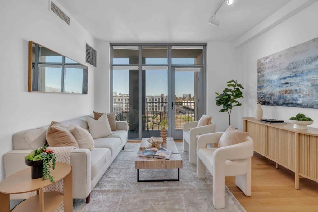 Image 2 of property listing at 175 W St James Street 607, San Jose, CA 95110