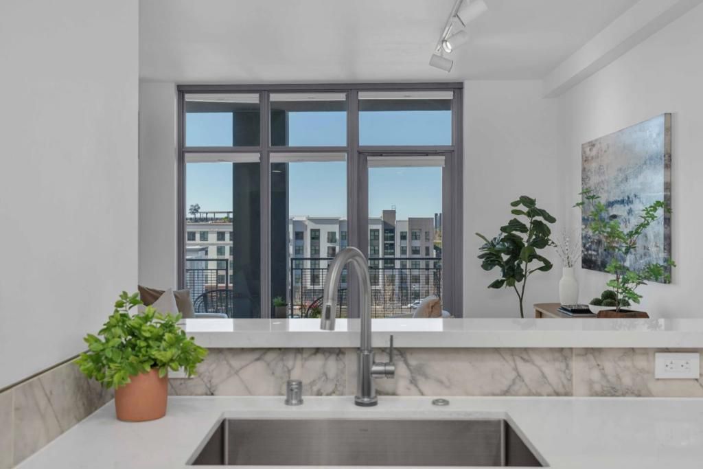 Image 9 of property listing at 175 W St James Street 607, San Jose, CA 95110