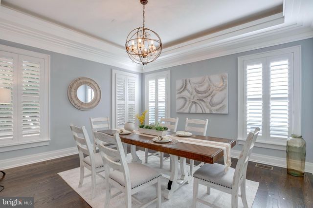 510 WALKER ST SW, Vienna, VA 22180