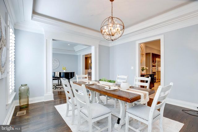 510 WALKER ST SW, Vienna, VA 22180