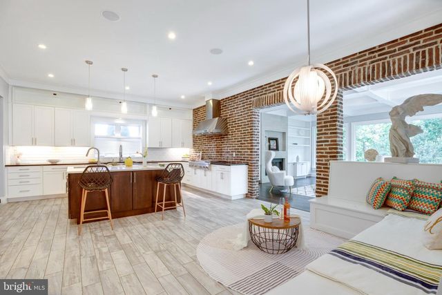 510 WALKER ST SW, Vienna, VA 22180