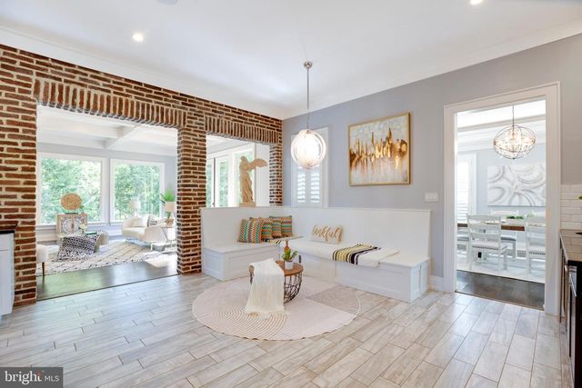 510 WALKER ST SW, Vienna, VA 22180