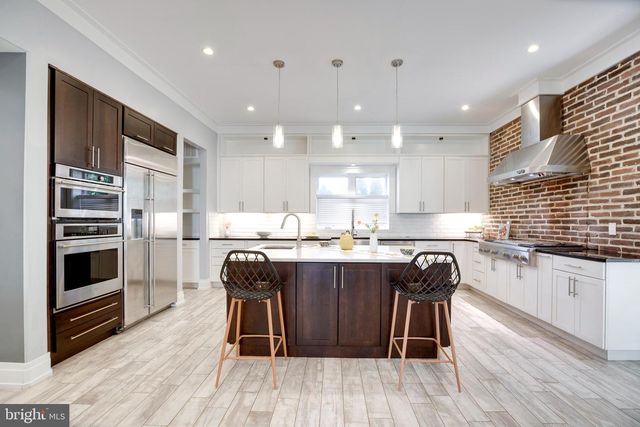 510 WALKER ST SW, Vienna, VA 22180