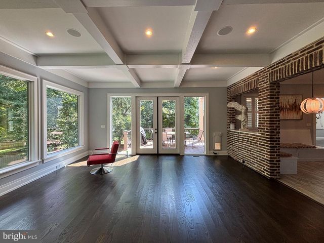 510 WALKER ST SW, Vienna, VA 22180