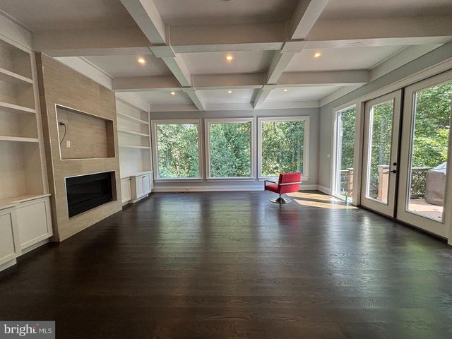 510 WALKER ST SW, Vienna, VA 22180