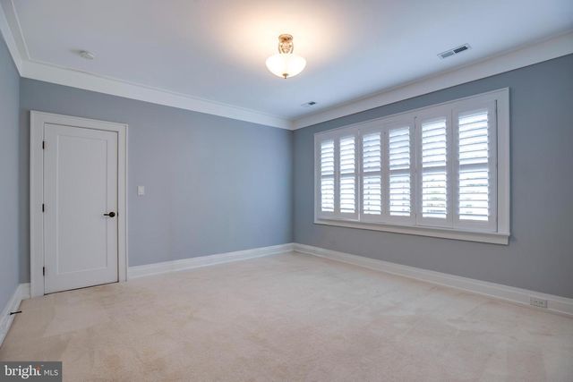 510 WALKER ST SW, Vienna, VA 22180