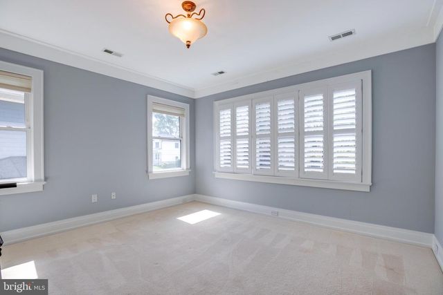 510 WALKER ST SW, Vienna, VA 22180