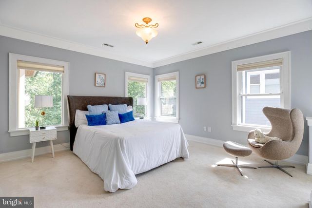 510 WALKER ST SW, Vienna, VA 22180