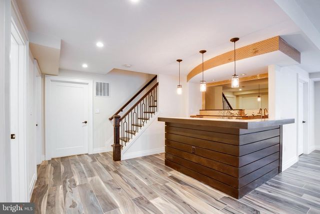 510 WALKER ST SW, Vienna, VA 22180