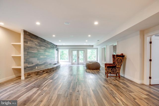 510 WALKER ST SW, Vienna, VA 22180