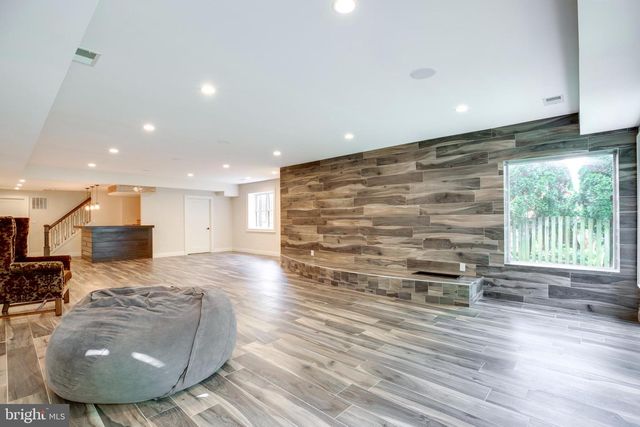 510 WALKER ST SW, Vienna, VA 22180