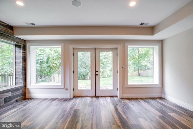 510 WALKER ST SW, Vienna, VA 22180