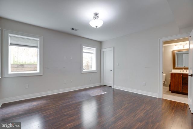 510 WALKER ST SW, Vienna, VA 22180