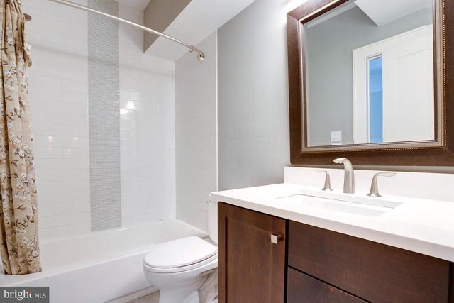 510 WALKER ST SW, Vienna, VA 22180