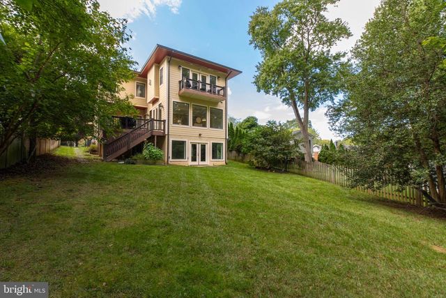 510 WALKER ST SW, Vienna, VA 22180