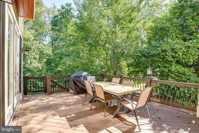 510 WALKER ST SW, Vienna, VA 22180