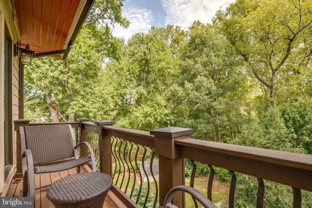 510 WALKER ST SW, Vienna, VA 22180