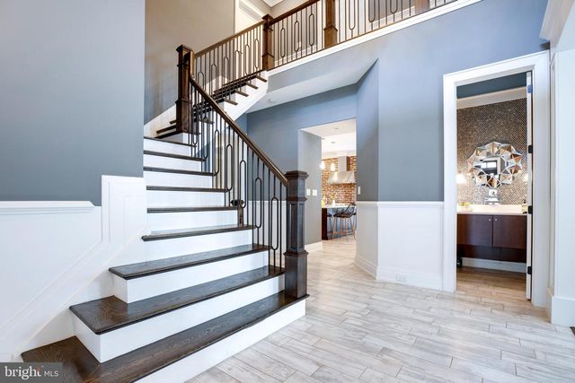 510 WALKER ST SW, Vienna, VA 22180