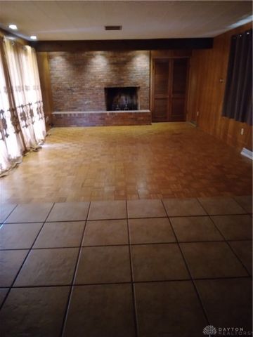 512 N Sherry Drive, Dayton, OH 45426