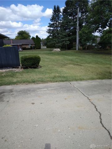 512 N Sherry Drive, Dayton, OH 45426