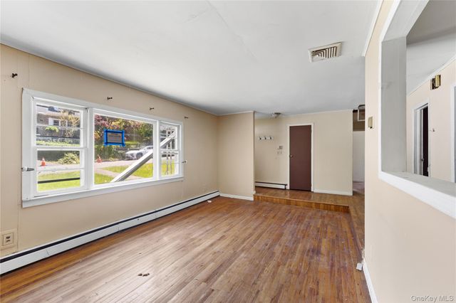 22 N Lawrence Avenue, Elmsford, NY 10523