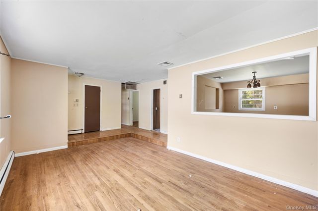 22 N Lawrence Avenue, Elmsford, NY 10523