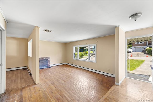 22 N Lawrence Avenue, Elmsford, NY 10523