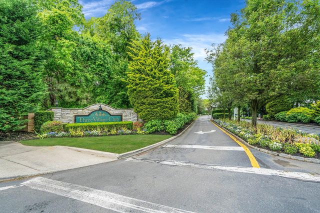 57 Varsity Boulevard, East Setauket, NY 11733