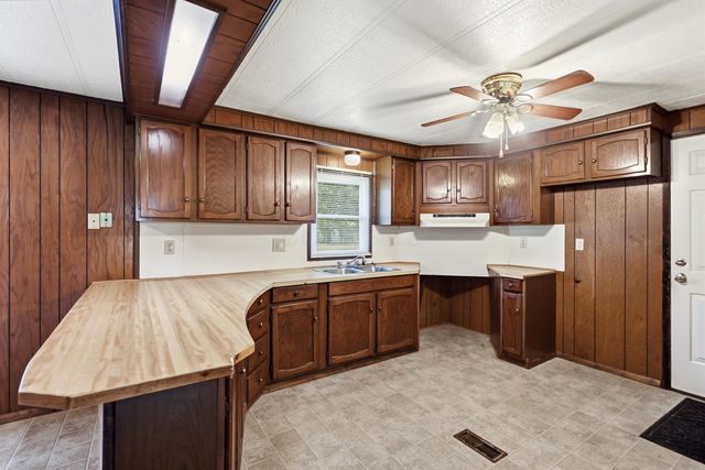 4748 Walker Street, Springfield, OH 45505