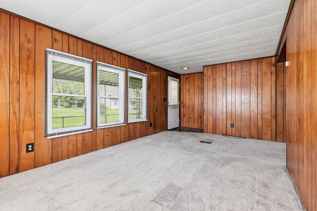 4748 Walker Street, Springfield, OH 45505