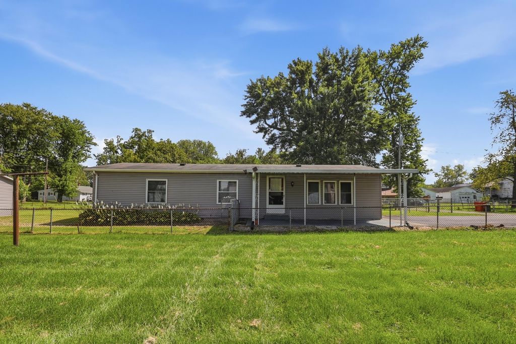 4748 Walker Street, Springfield, OH 45505