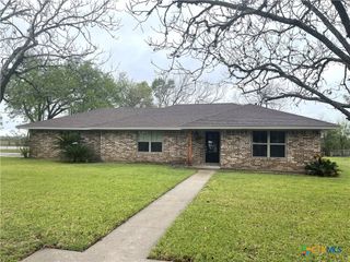1310 Carroll Drive, Yoakum, TX 77995