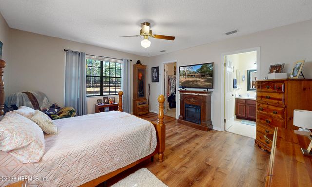 2435 RANGE LINE Road, Middleburg, FL 32068