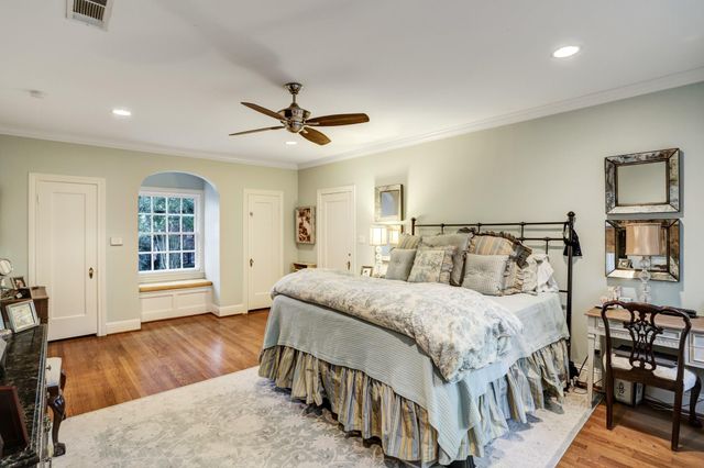 2123 Dunstan Road, Houston, TX 77005