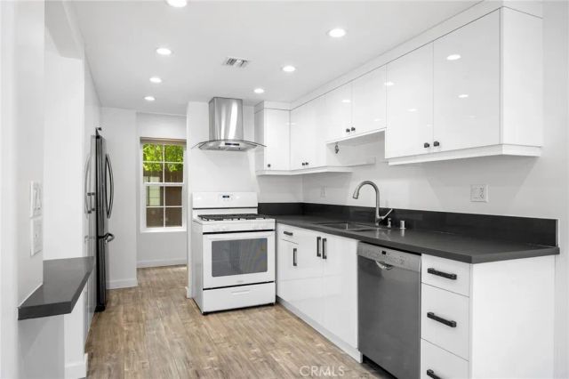 2359 Mira Vista Avenue F, Montrose, CA 91020