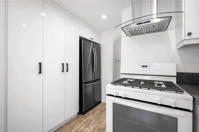 2359 Mira Vista Avenue F, Montrose, CA 91020